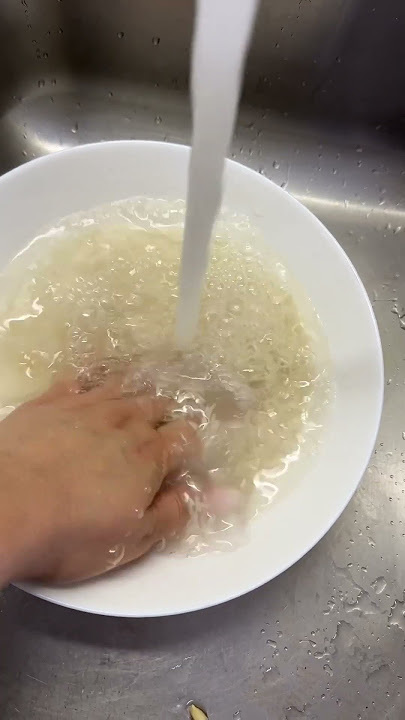 Making korean rice water spray toner to get clear and glass skin ❤️🍚✨ #shorts