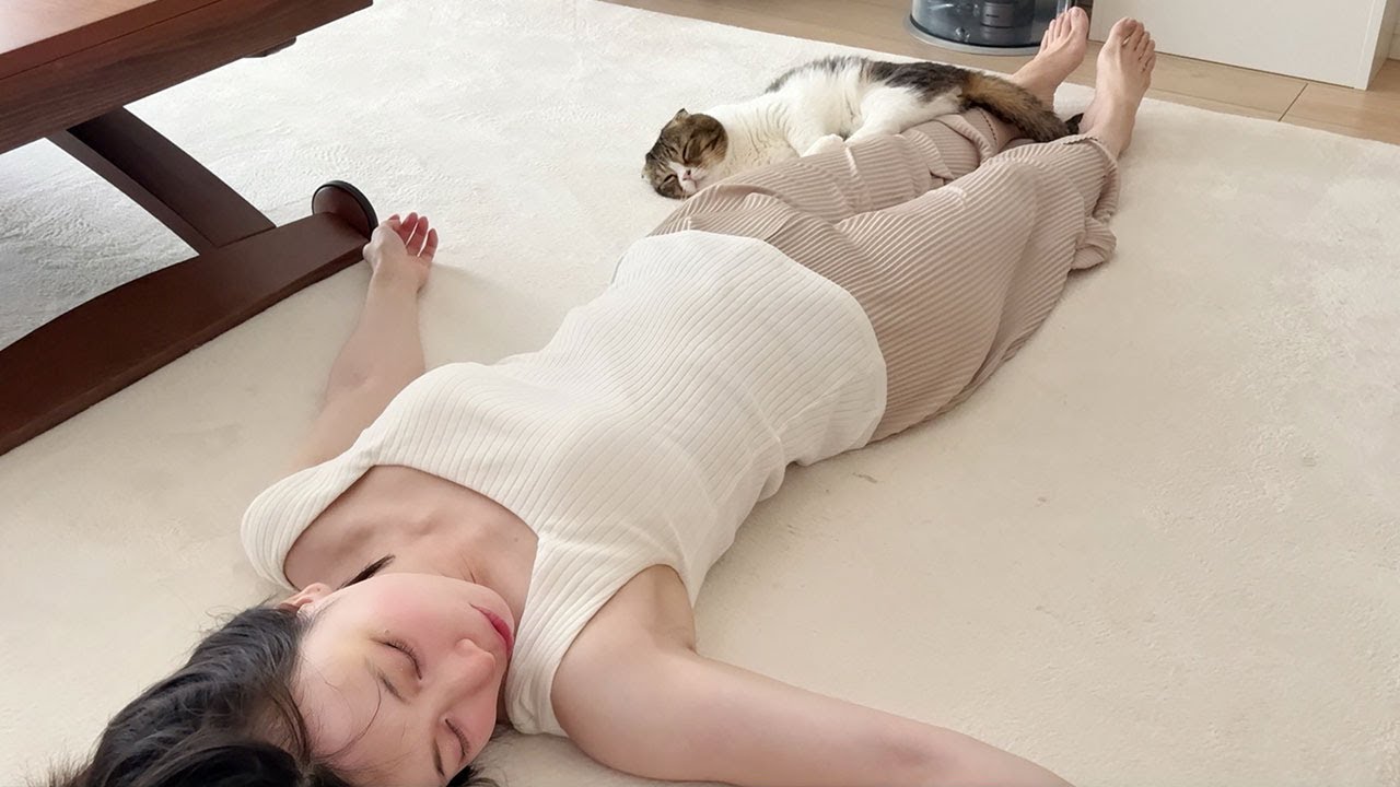 久しぶりにママと丸一日ゆっくり過ごせた甘えん坊な猫が可愛かった！