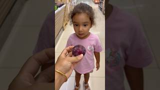 Bütün Meyveleri Yanlış Bildi Şaşkın Çocuk