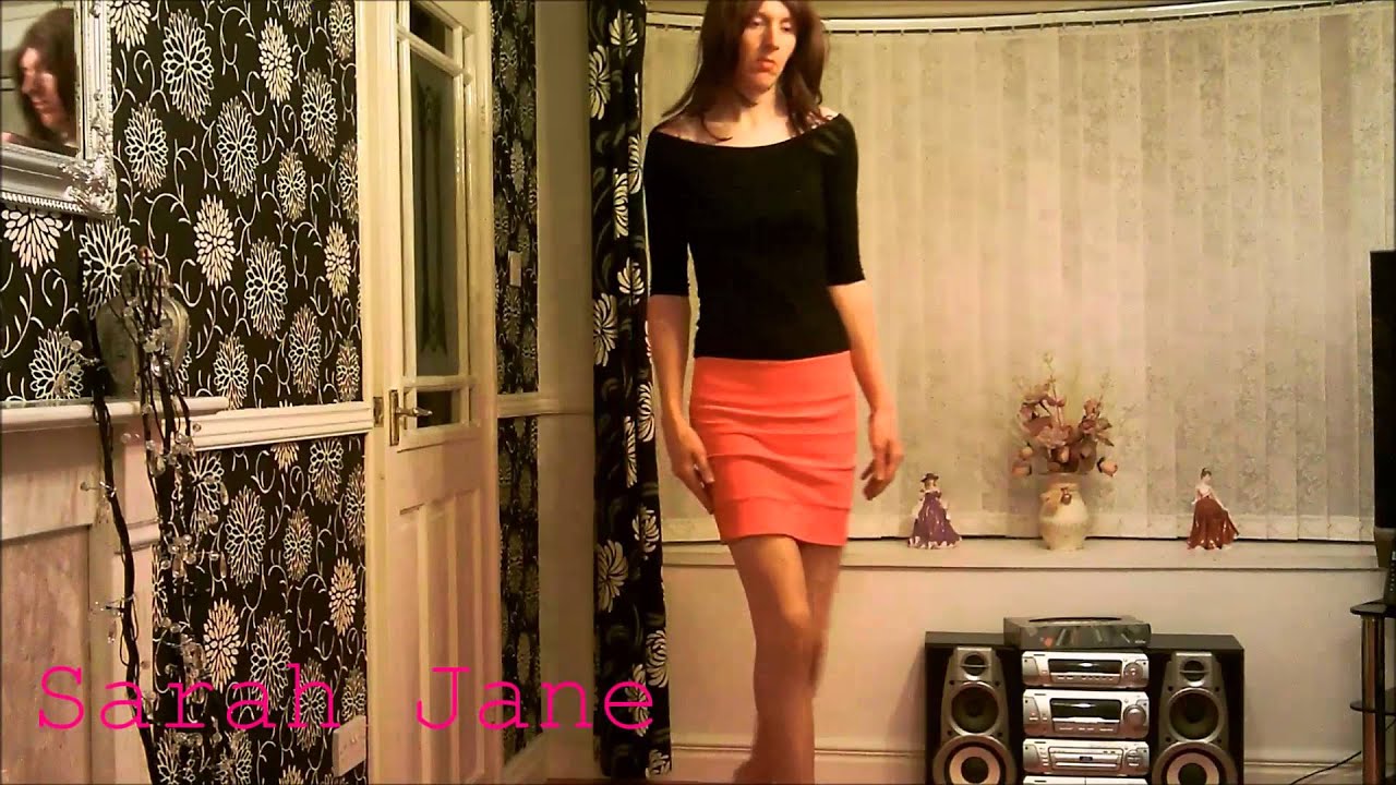 Crossdresser in New Black Top With Nude Heels 20/05/2015