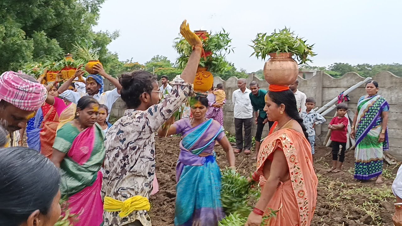 Bhoolaxamma bonalu in village 