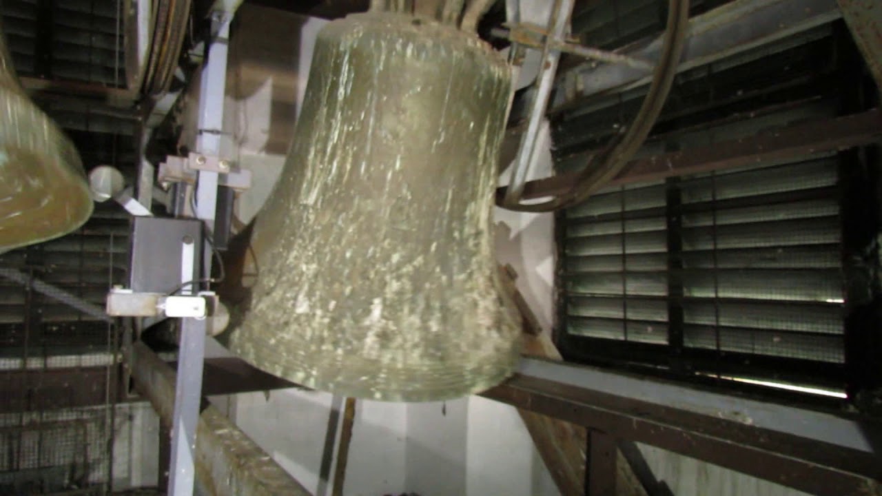 MÁRIABESNYŐ (H) - A Nagyboldogasszony Bazilika harangjai/ Plenum der Wallfahrtskirche