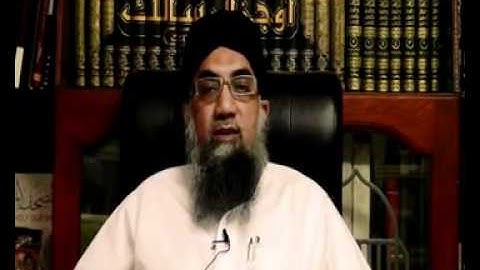 Placing the hands in salah according to imam Malik and imam al-Awza