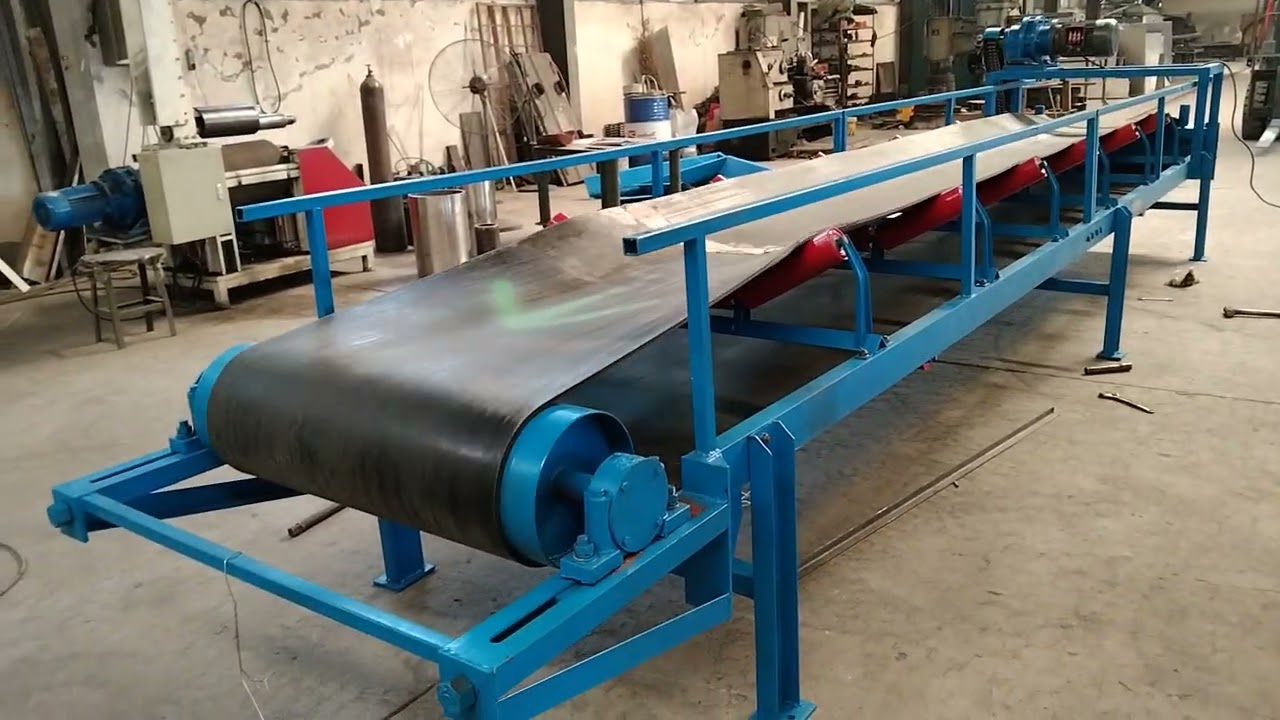 Fire resistant conveyor belt