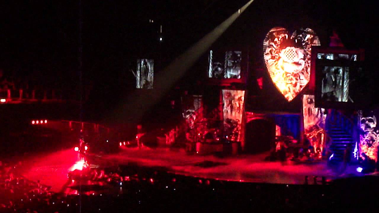 P!nk - Try; London O2, 27th April 2013