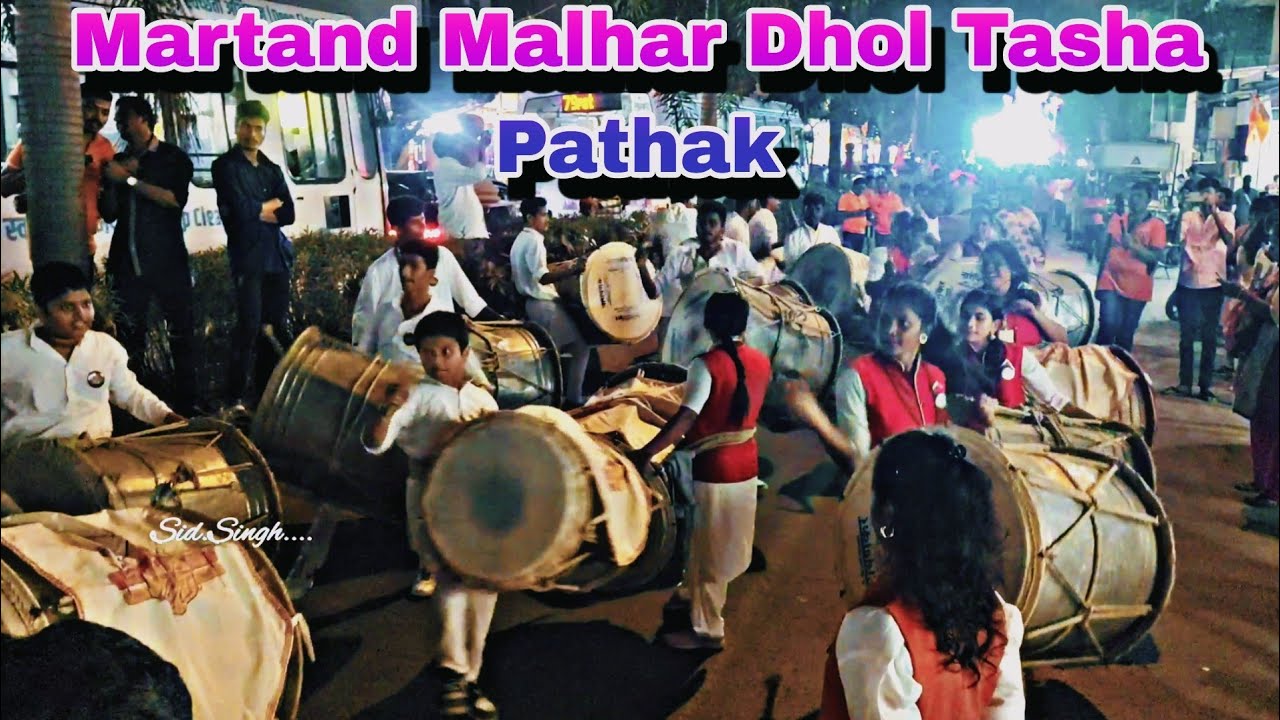 Shafi And Party Dhol Tasha Surat - YouTube