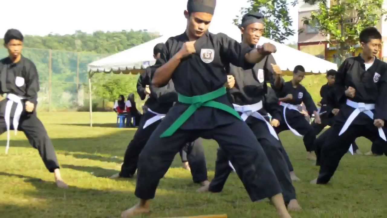 [SMKDE] Demo Sukan Tahunan 2013 (Silat) - YouTube
