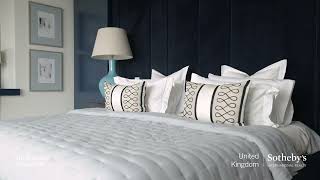 Crowning Caroline House on Bayswater Road