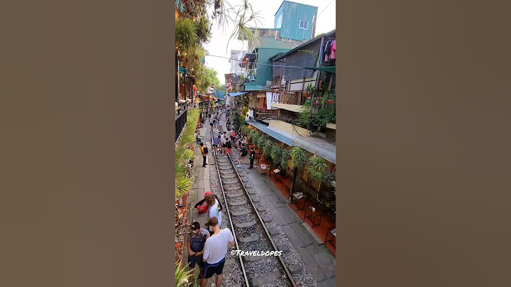 Hanoi Train street, time lapse. Vietnam travel, Vietnam life #shorts #hanoi #hanoistreet #hanoitrain