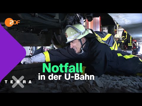 Eingeklemmt: So rettet die Feuerwehr Verletzte aus dem Gleisbett | Terra X plus