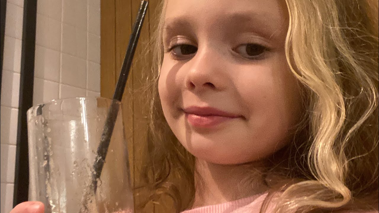 В кафе 😄😁 - YouTube