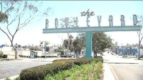 Simon Andrews - The Man Who Designed The Boulevard Sign