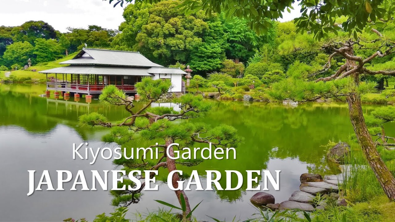 Walking across the stepping stones on the pond in Japanese Garden | KIYOSUMI GARDEN