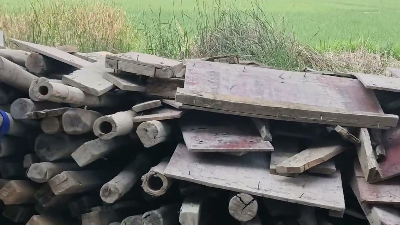 Location - Digha nahar road kushum Puram colony me 10 dhoorl plot sale pe hain call 📱 6202984552.