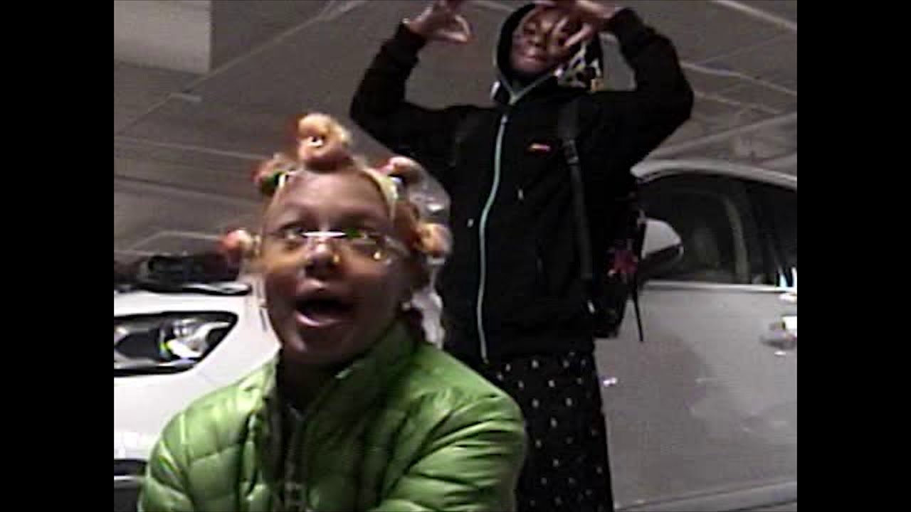 HOOK- bad bitty . prod. Yung Skrrt
