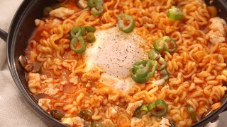 SNS HOT RECIPE Korean Spicy Sundubu Ramyeon, soft tofu stew ramen, 순두부 라면 만들기 | SOULFOOD screenshot 2
