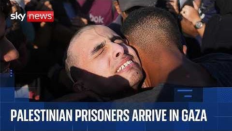 Freed prisoners welcomed by crowds in Gaza