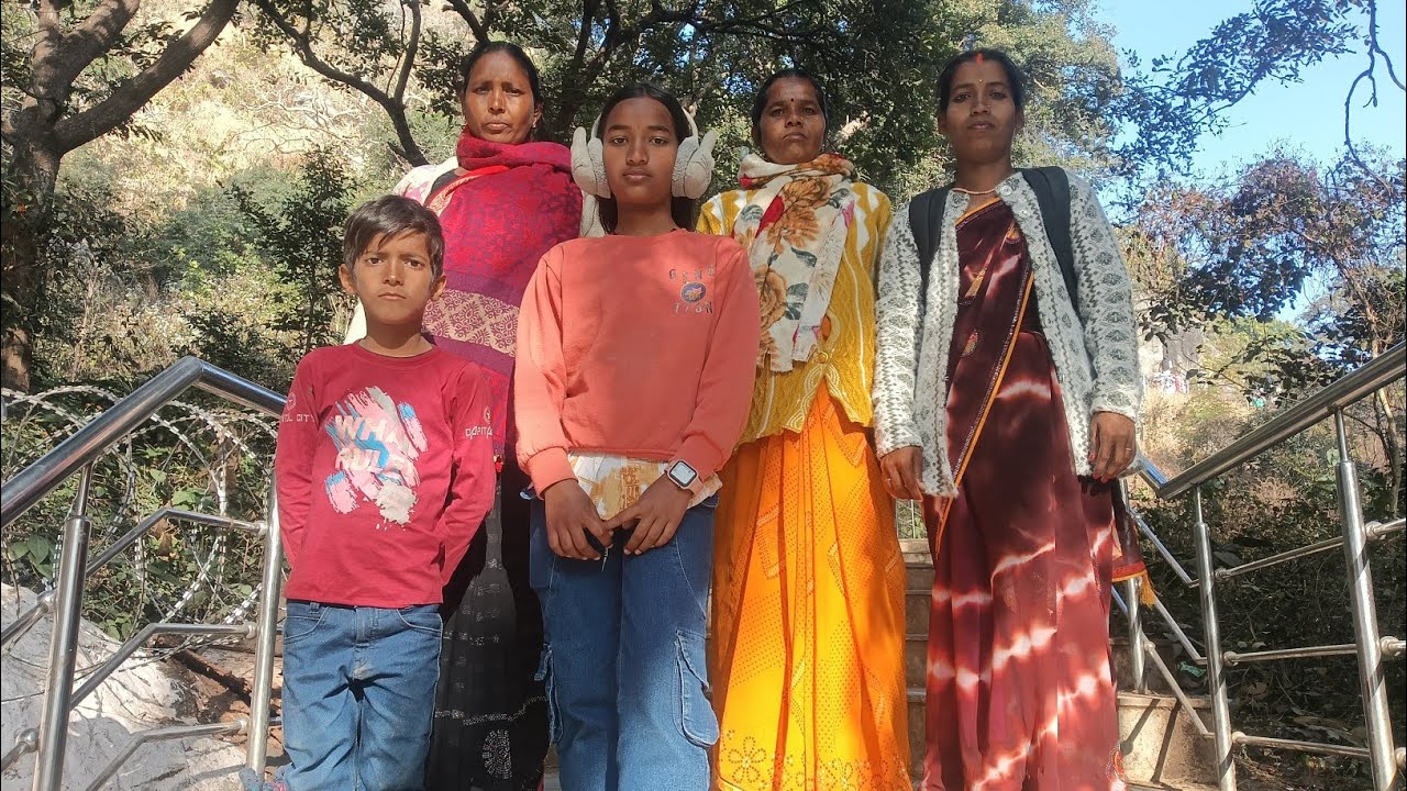 Subha subha meri ghar ke log kuch or he baate karne lag||