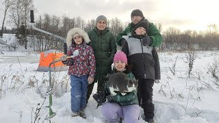 Проверили палатку для зимней рыбалки   и подводную камеру.