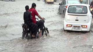 At least 4 killed, roads submerged as heavy rain batters Karachi