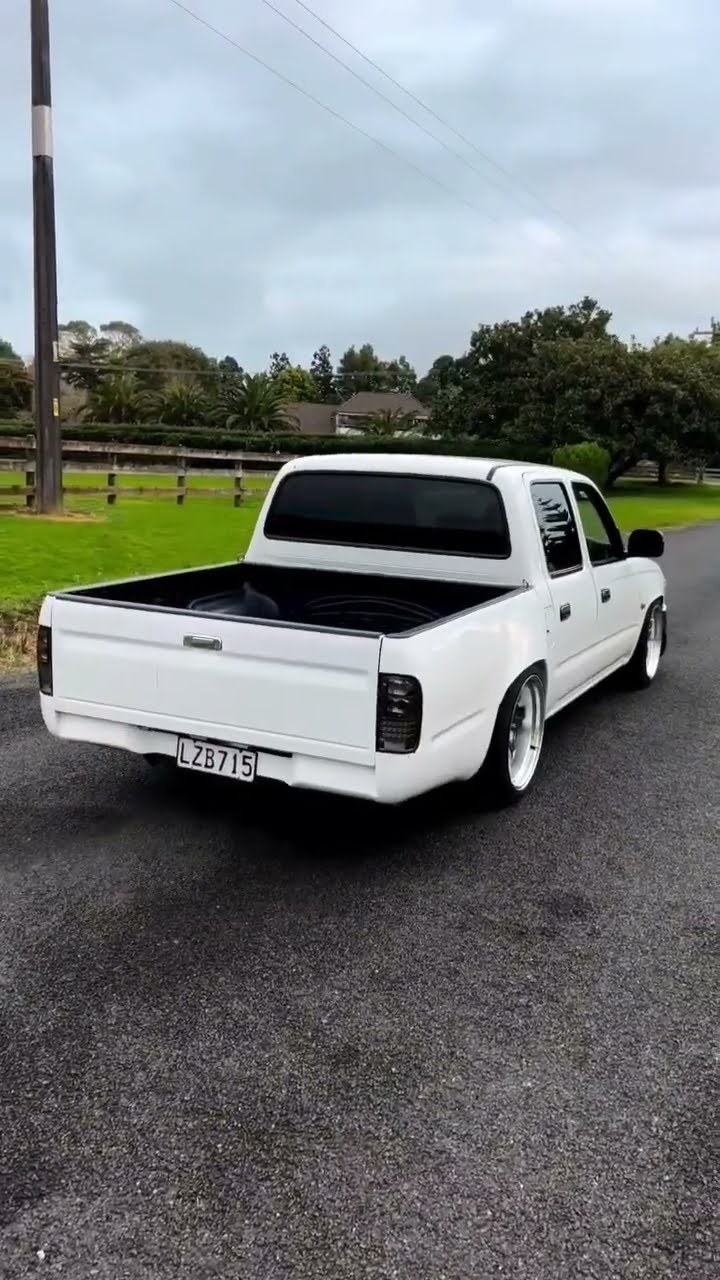 Legenda Jalanan: Toyota Pickup dengan Mesin 2JZ – Sebuah Perpaduan yang Sempurna