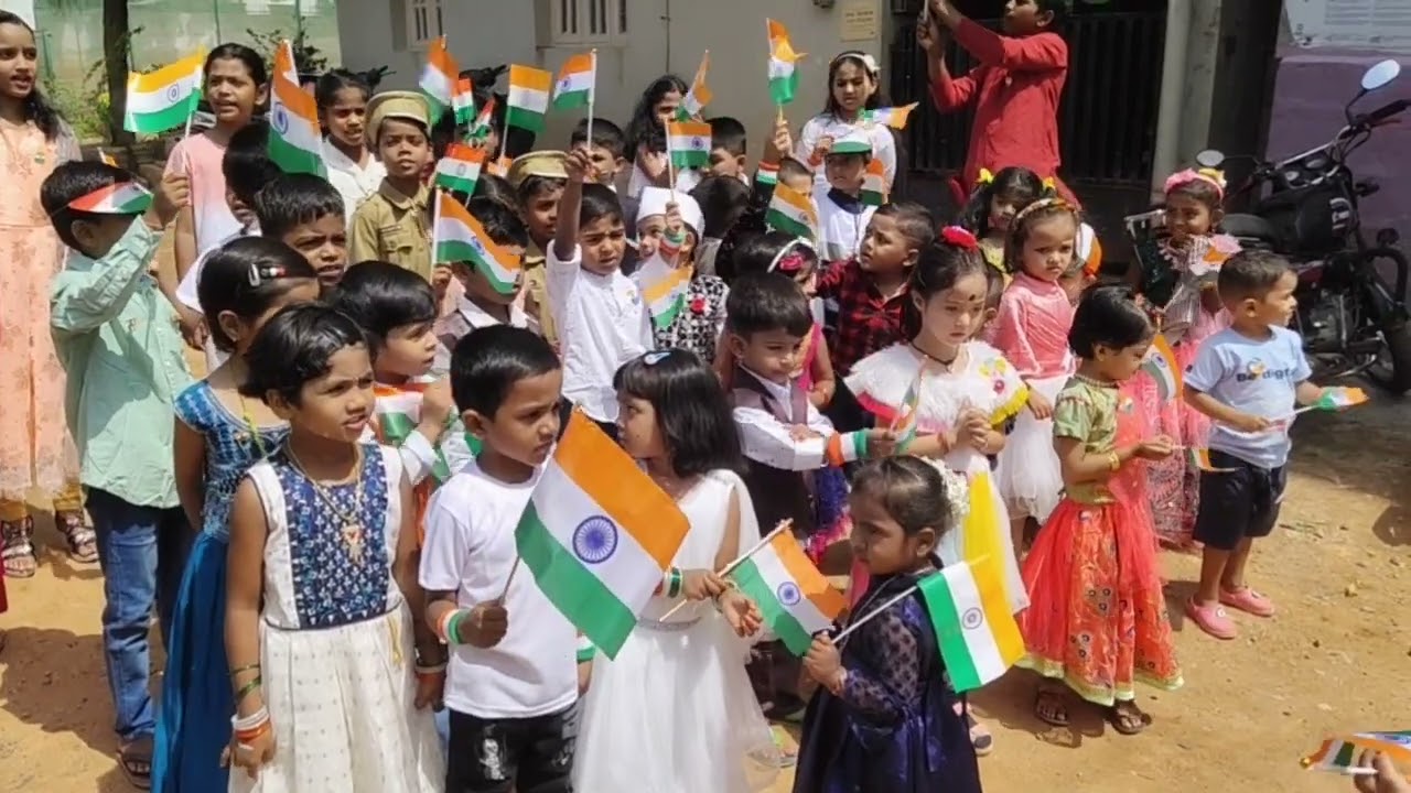 77वां स्वतंत्रता दिवस ट्यूशन छात्रों के साथ मनाया.