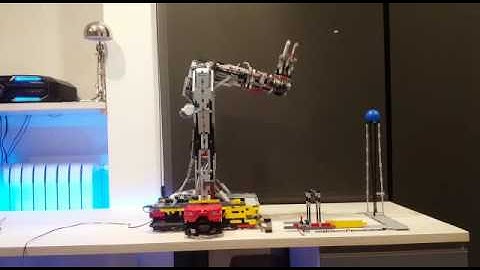 Lego Mindstorms Robot Arm