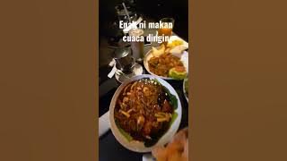 Makan malam di the forest cafe Palembang