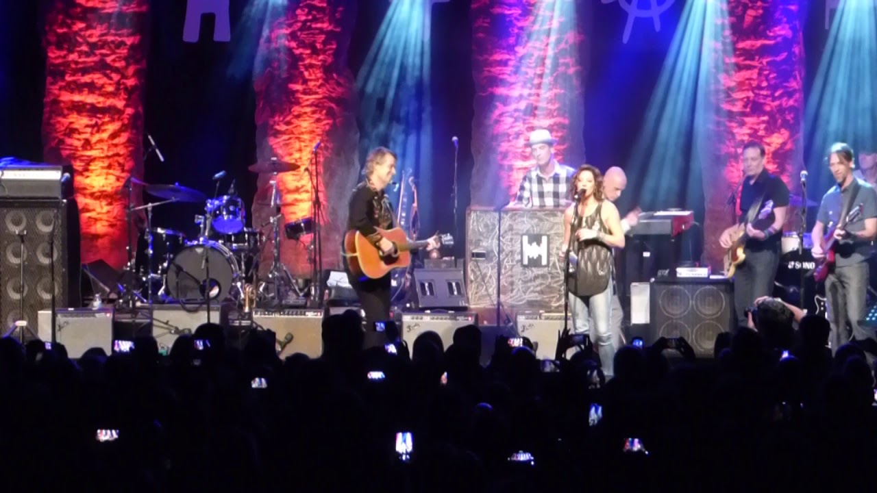 Jim Cuddy - Bad Timing (with Sarah McLaughlan)