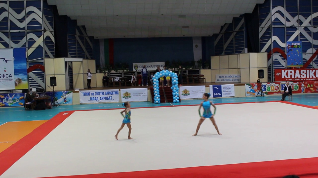 Ема и Карина - Млад акробат - Бургас 12.2016