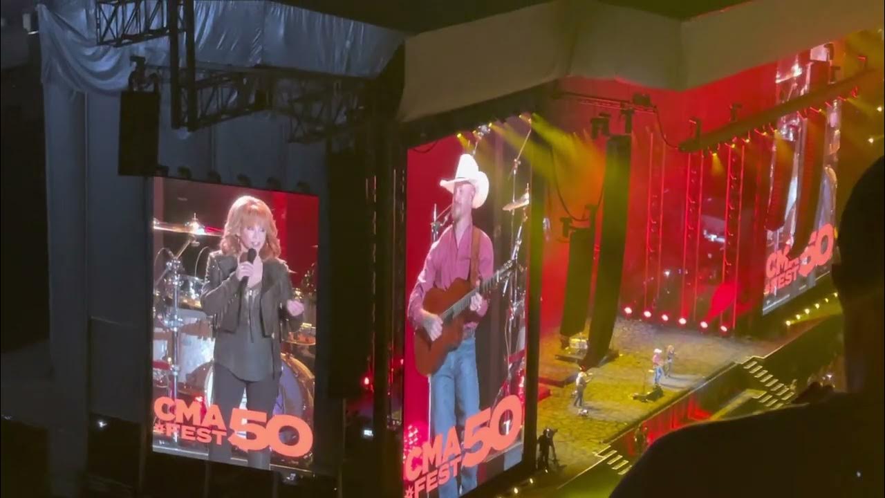 Cody Johnson & Reba McEntire singing Whoever’s In New England CMA