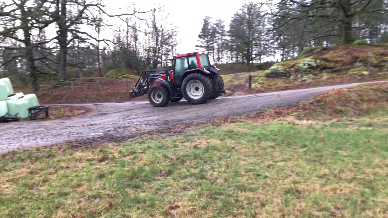 Köp Traktor med lastare Valtra 6850-4 hitech på Klaravik