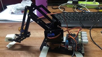 Test hoạt động của cánh tay robot tự động học lệnh