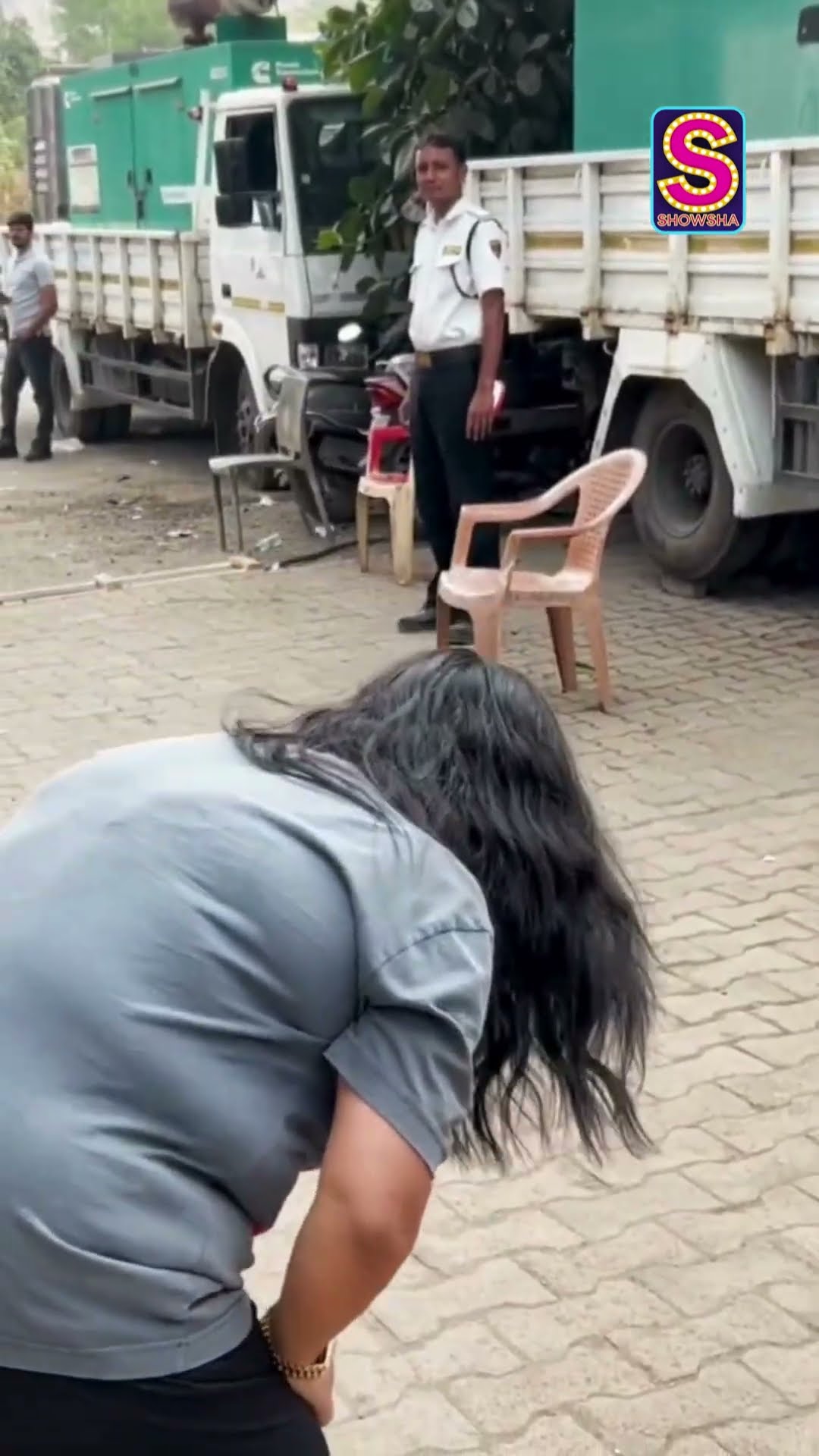 The OG Comic Queen Bharti Singh Has Fun Banter With Paps! #shorts