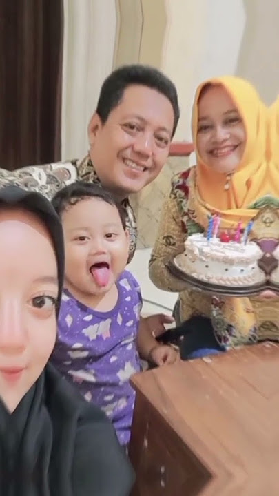 Menyaksikan tersenyum #shot #viral