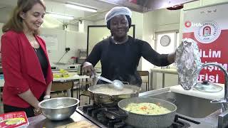 Afrikalı Öğrenciler Amasyanın Yaprak Sarmasına Bayıldı