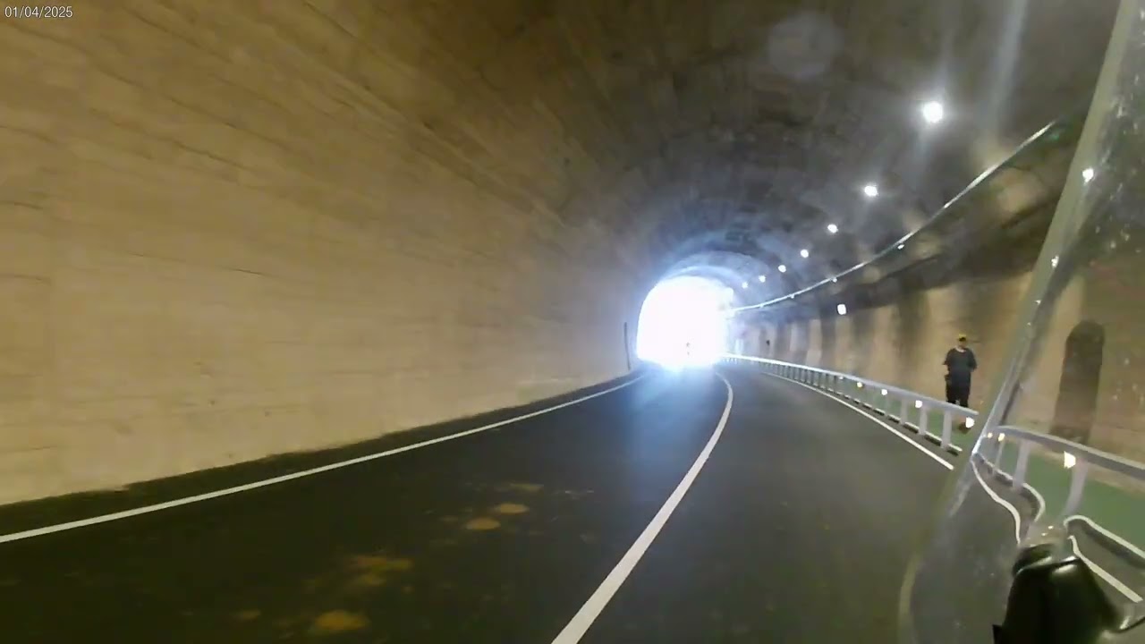 Cantabria en moto.....estación de la yera y túnel de la Engaña(vega de Pas)