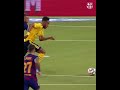 هدف بيير ايميرك اوباميانغ ضد برشلونة عندما كان يخدم ناديه آرسنال