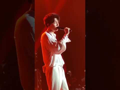 Dimash singing \