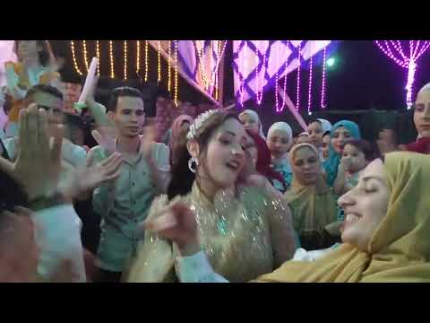 العروسه قلبت الفرح حزن على أمها وأبوها لو عجبك الفيديو دوس لايك و اشترك في القناه 