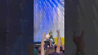 Foo Fighters Kick Off the TAKE COVER TOUR with “Learn to Fly”
@foofighters TAKE COVER TOUR 2026 has taken off with “Learn to Fly” at Toronto’s Rogers Stadium. Pure rock ’n’ roll energy ⚡️ Foo Fighters Kick Off the TAKE COVER TOUR with “Learn to Fly”