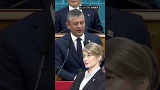 Emine Ülker Tarhan, Chpye Döndü Özgür Özel, Tarhana Parti Rozetini Taktı