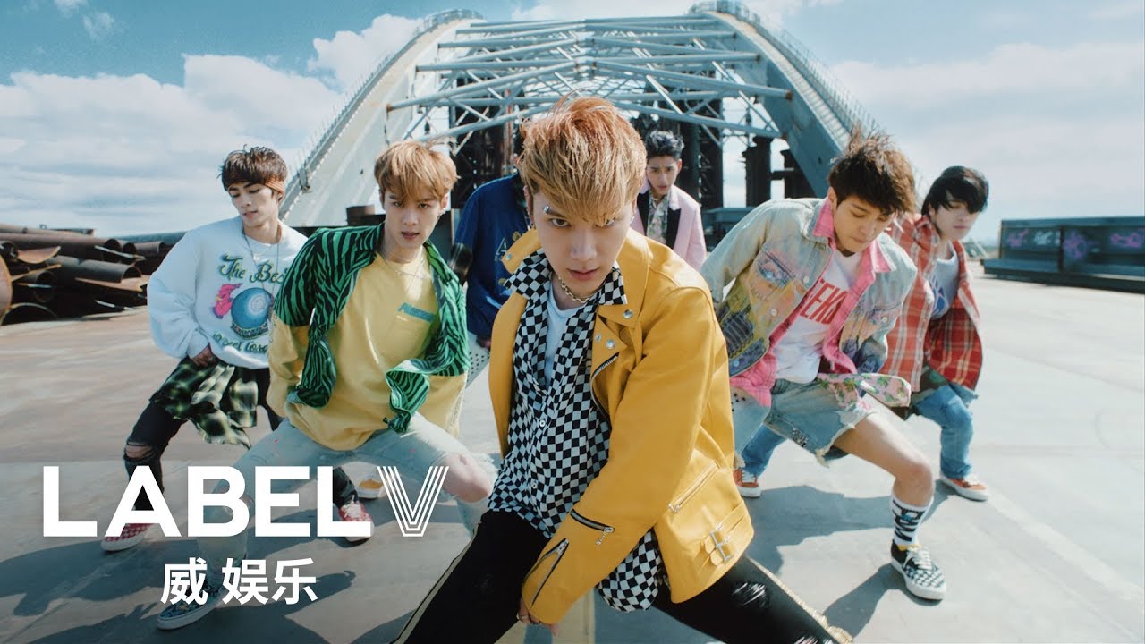 WayV 威神V '无翼而飞 (Take Off)' MV