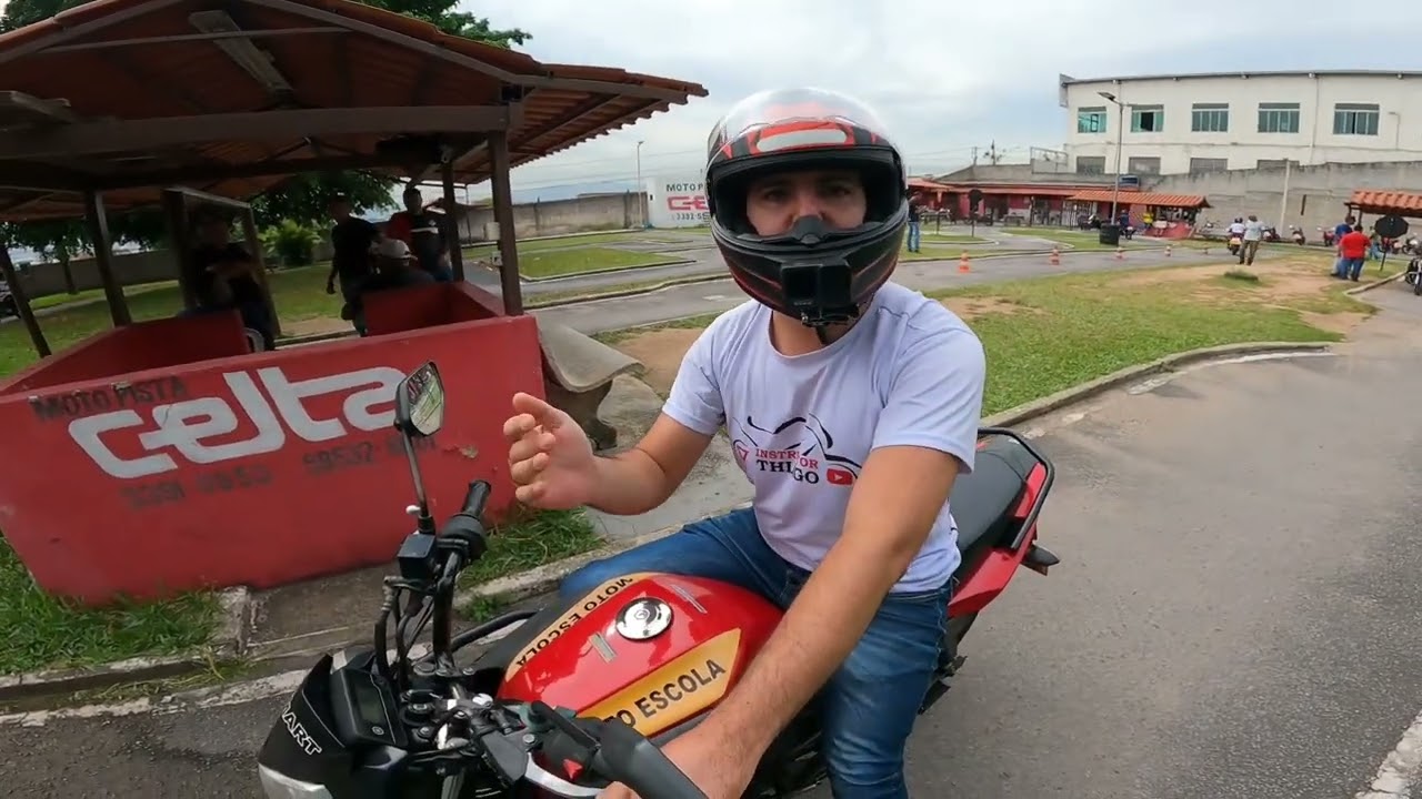 Como passar no exame de moto em 2024