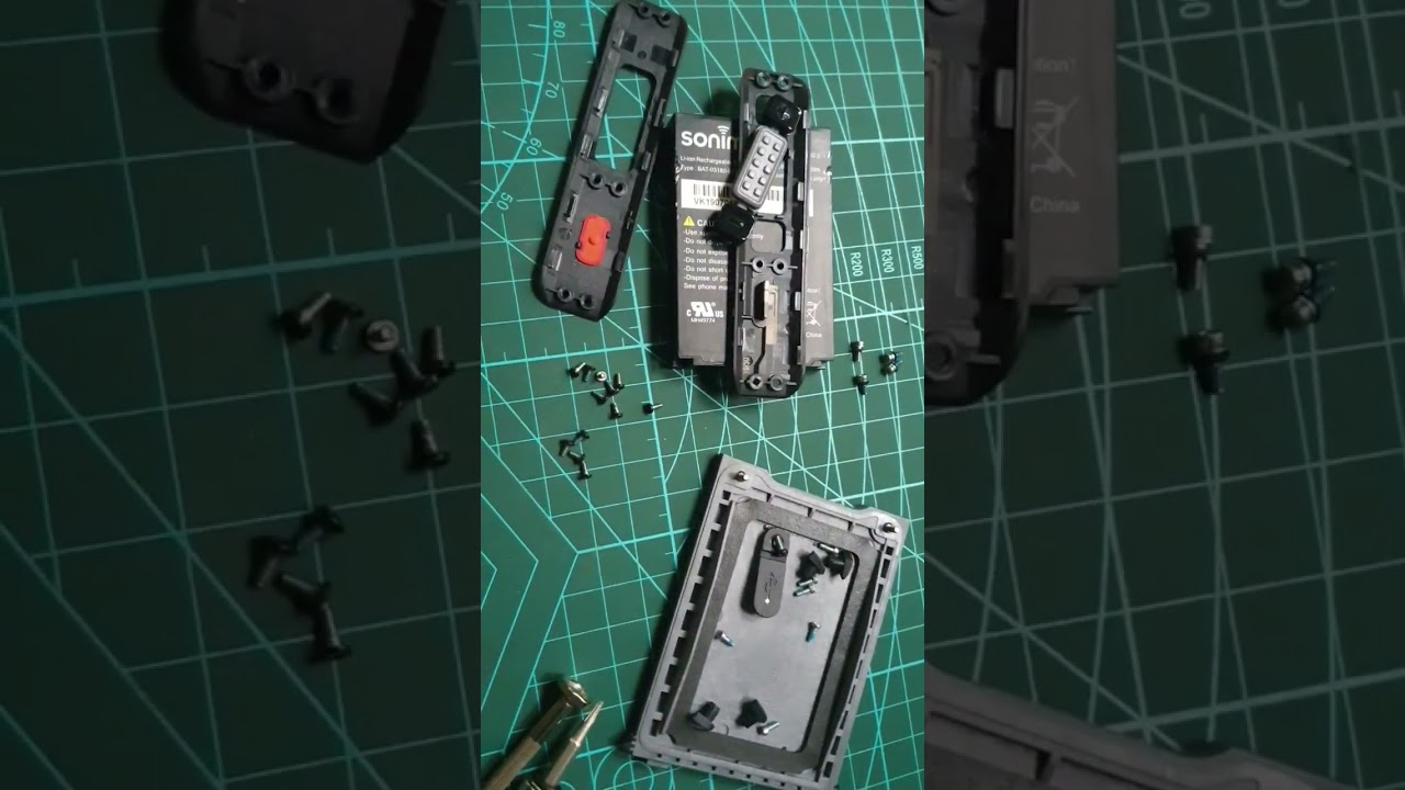 Bên trong sonim xp5 đây các bạn ạ 