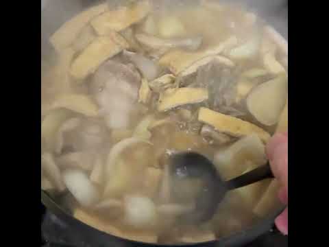 #晩御飯😋#やすまるだし公式アンバサダー #キノコと豚肉の煮物🍄#お知らせ⋆͛📢⋆