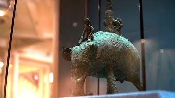 Ngắm chiếc đèn cổ có chân tượng voi từ thế kỷ 2 trước Công Nguyên