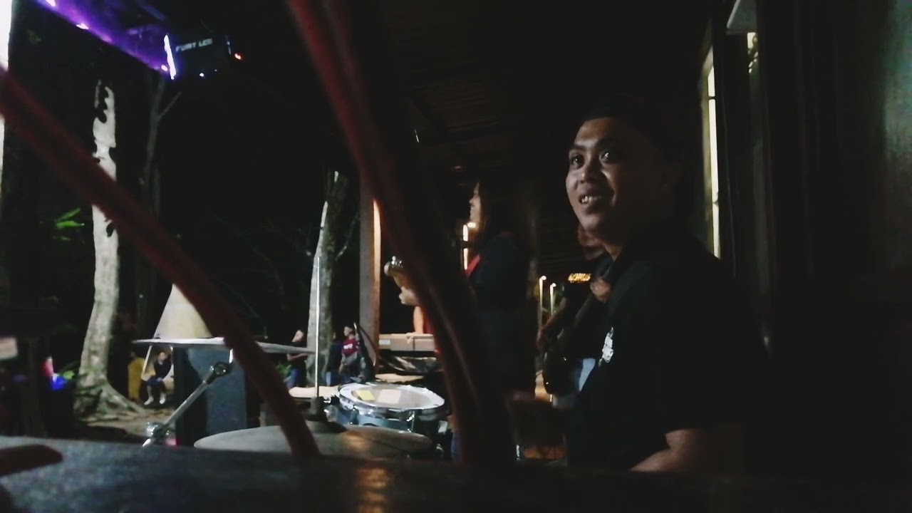 xiao wei versi ori cover live band bersama Request Band di roxy teluk serabang pada 8/4/23