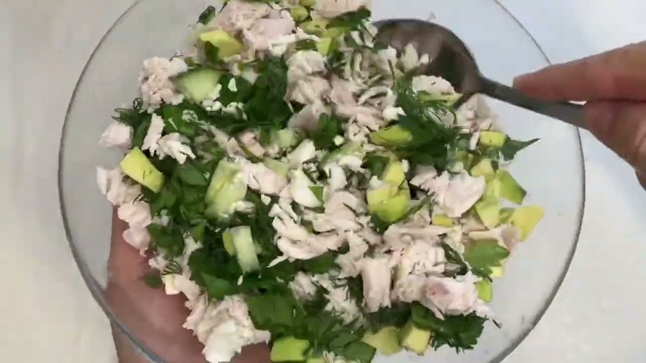 САЛАТ с КУРИЦЕЙ, огурцом и АВОКАДО #салат #новыйгод # праздничныйстол