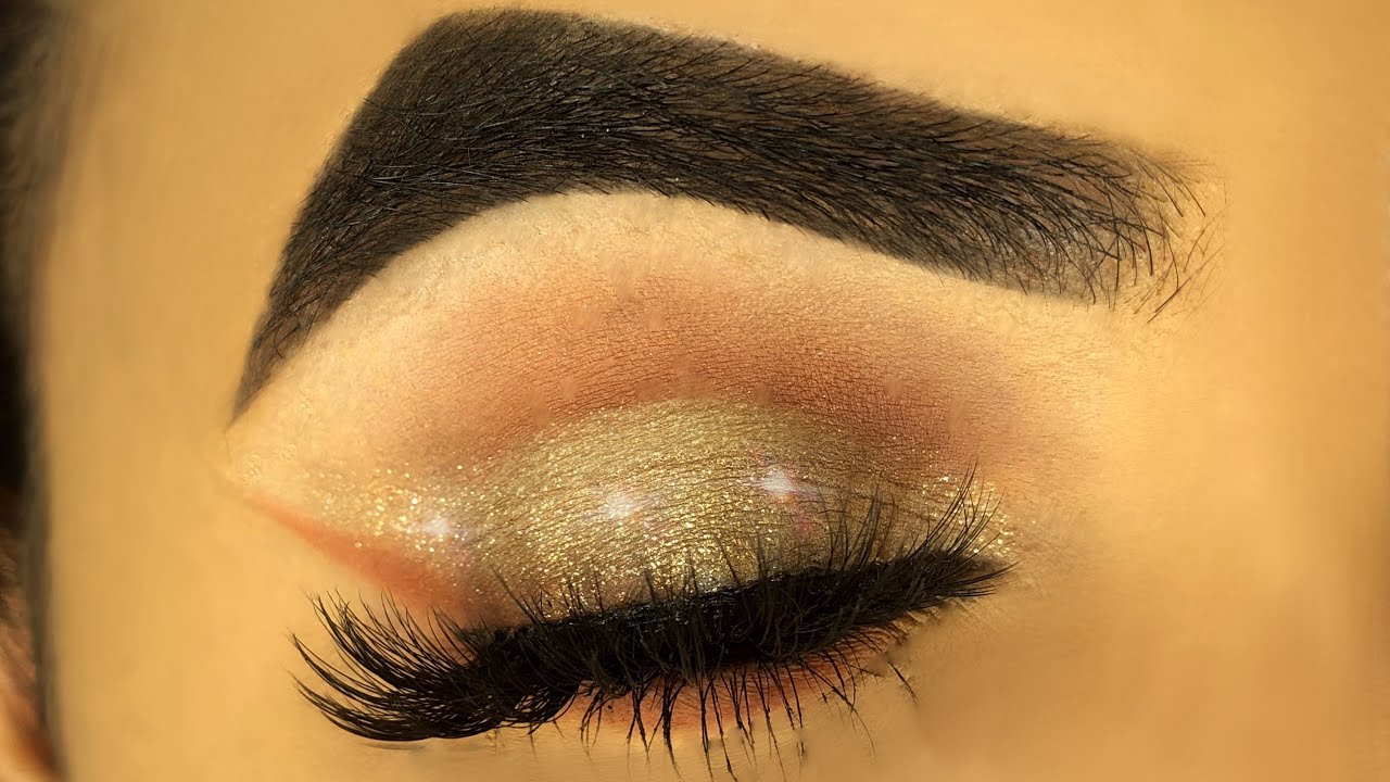 Soft Silver Glitter Cut Crease Makeup Tutorial - YouTube